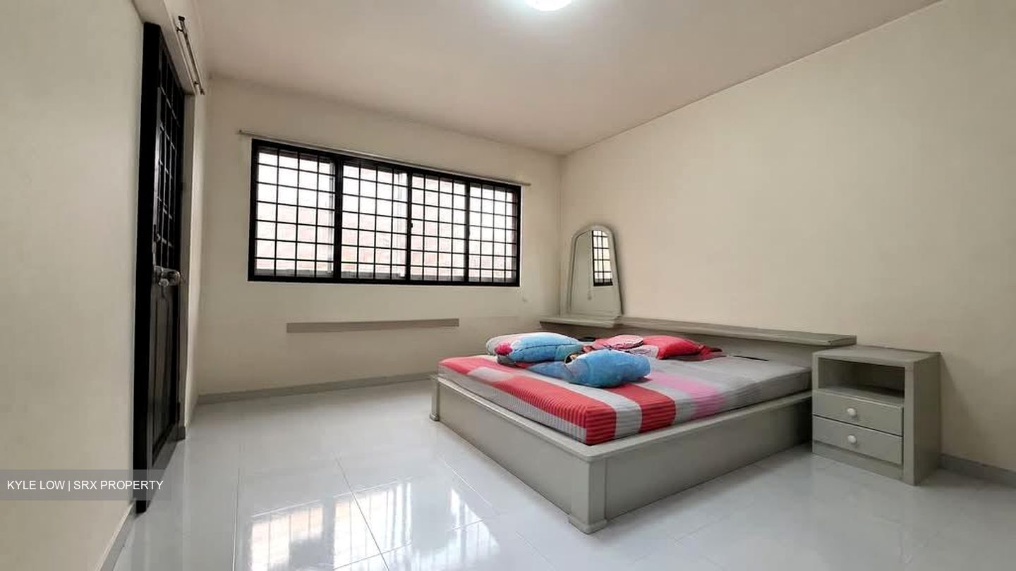 Blk 221 Kovan Green (Hougang), HDB Executive #581896381